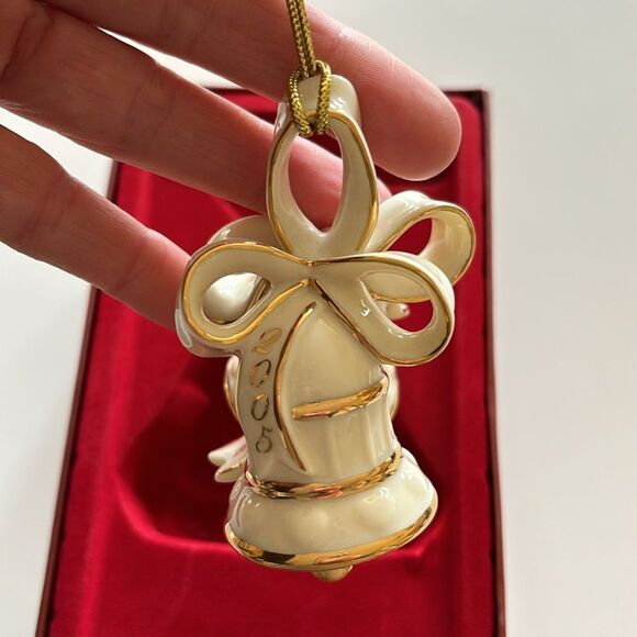NWT Lenox Our First Christmas Together 2005‎ Bell Ornament - Picture 6 of 8